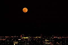 Orange Moon by Canon 10D + 100-400 IS L
