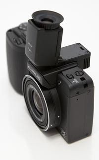 VF-1を装着すると、真上からファインダーを覗いて撮影できる。 VF-1を装着すると、真上からファインダーを覗いて撮影できる。